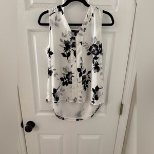 White House Black Market Black & White Floral Tank Blouse | Size 8 | Hi-Low Hem